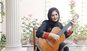 لیلی افشار اولین زن دارنده ی دکترای نوازندگی گیتار کلاسیک در جهان